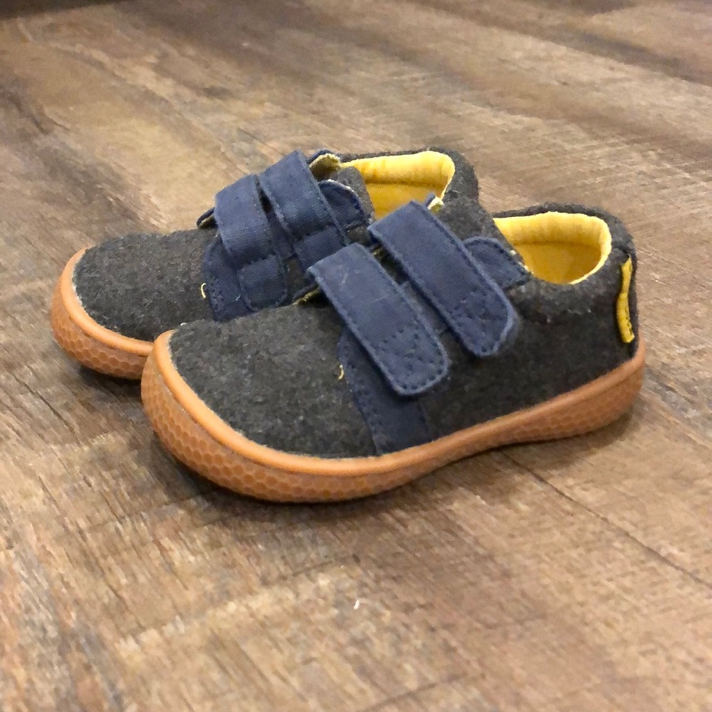 Livie & Luca Toddler Shoes - Size 4m